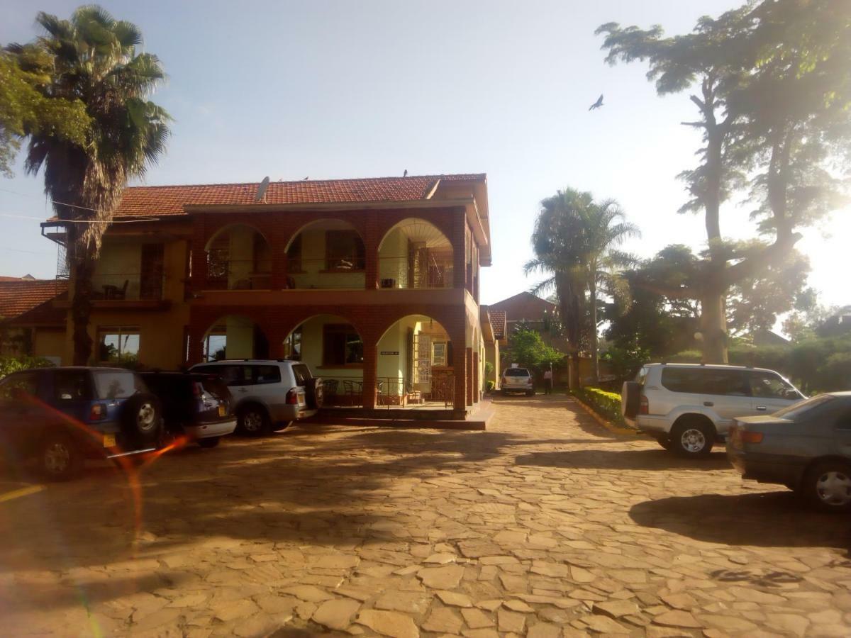 Bridgeway Guest House Jinja Exterior photo